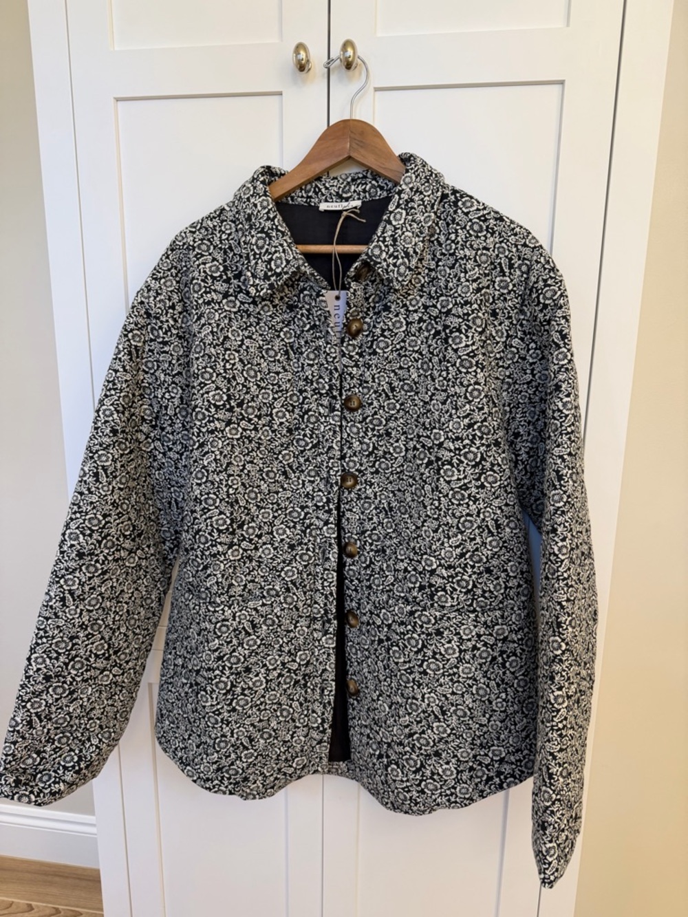 NWT Neuflora Floral Quilted Button Jacket
